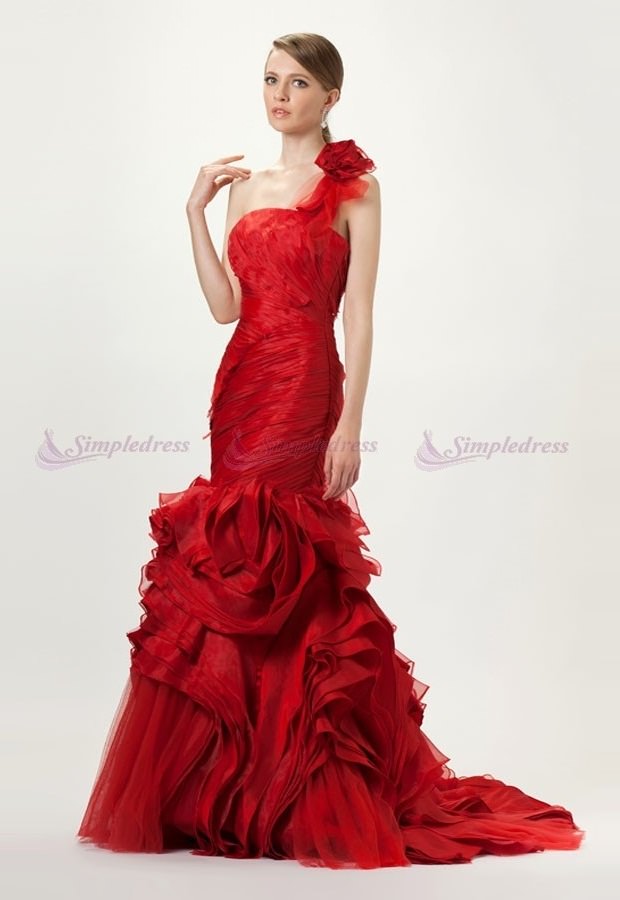 Exaggerated Drop Gown style for women to flaunt in marriage