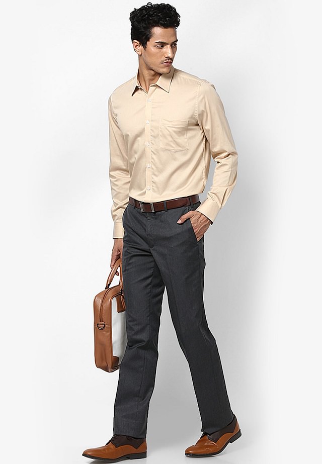 Best Formal Shirt And Pant Combination For Everyday Office Outfits