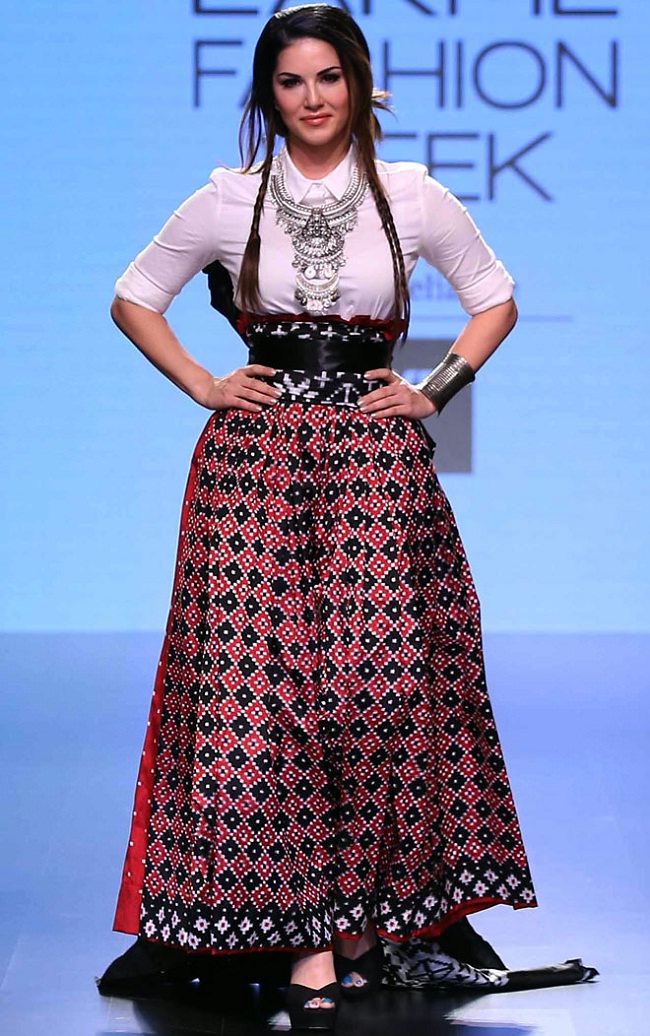 sunny leone at lfw 2016