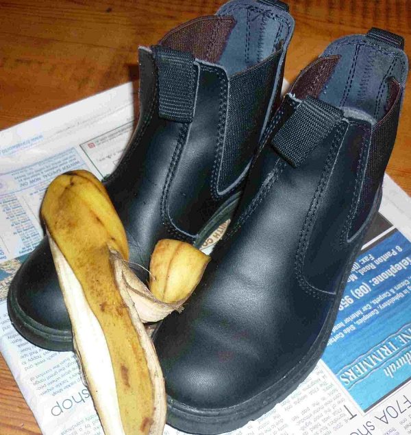 use banana skin for polishing your shoes