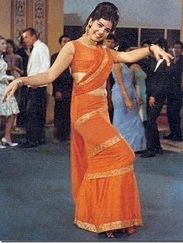 mumtaz-sari-from-brahmachari, 70s bollywood fashion trend