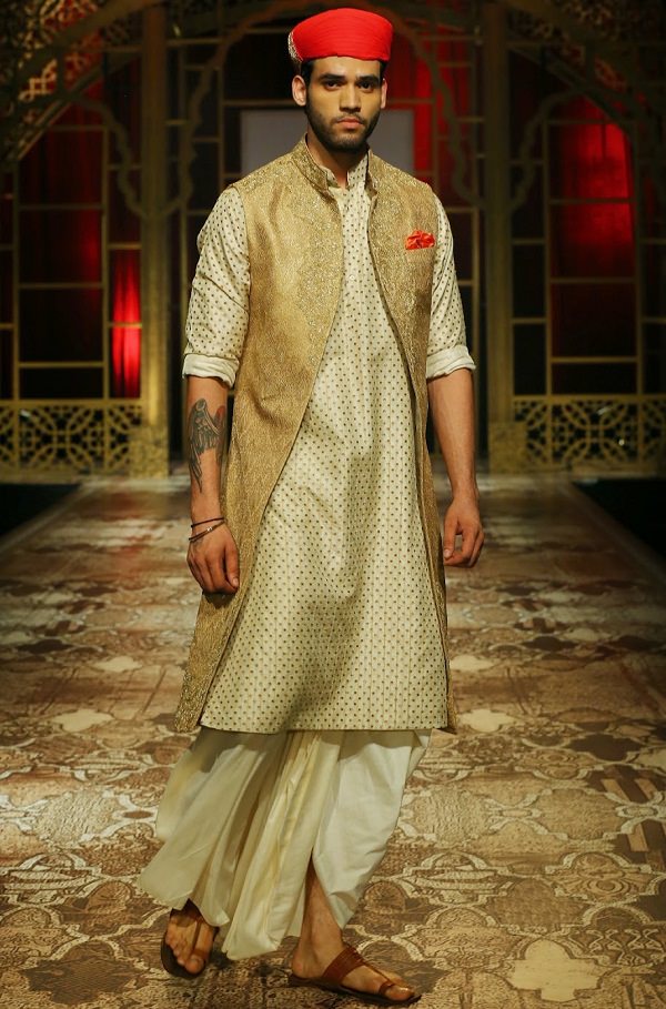 Dhoti with Turban