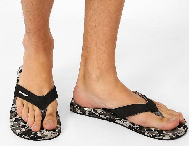 best mens flip flops wide feet