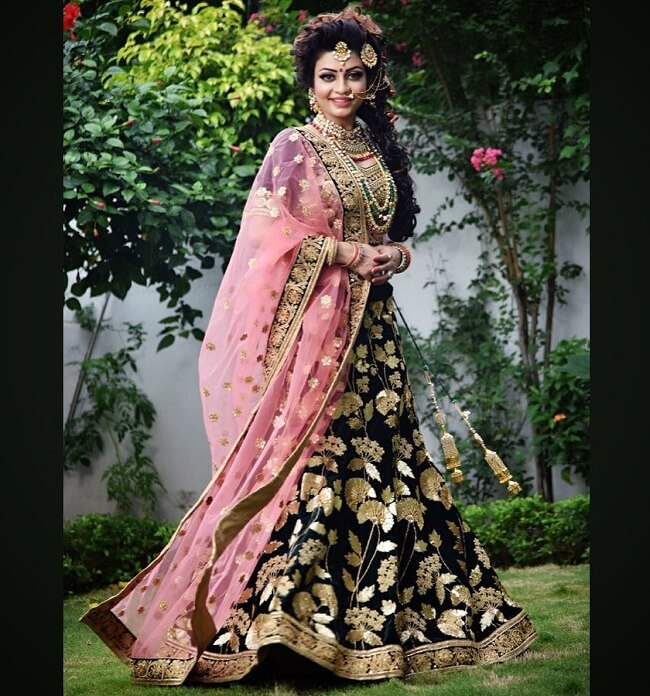 indian bride photoshoot poses 