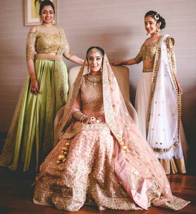 35 Punjabi Bridal Lehenga Styles that You Would Want to Steal! -  LooksGud.com | Designer bridal lehenga, Indian bridal fashion, Bridal  lehenga