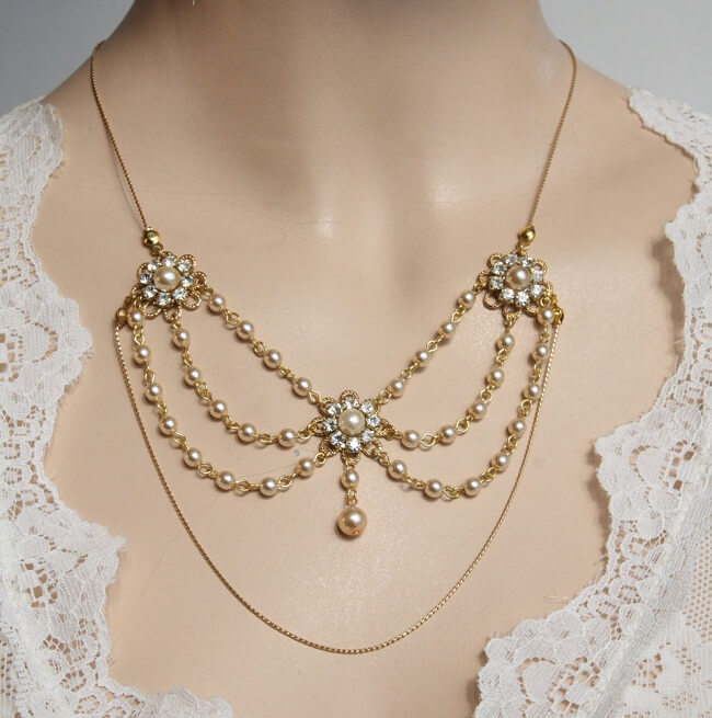 festoon necklace design for women