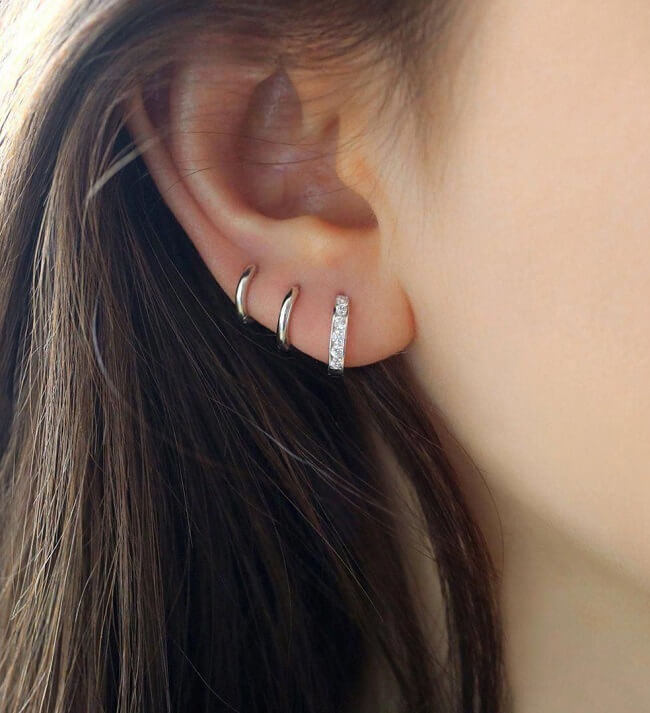 silver huggie hoop earrings