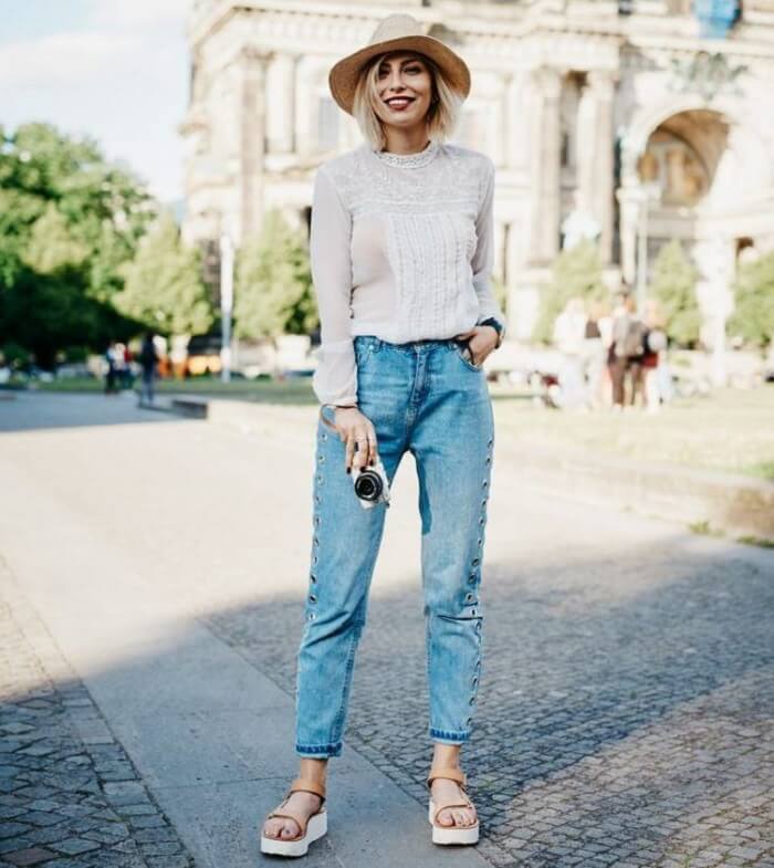 what shoes go best with boyfriend jeans