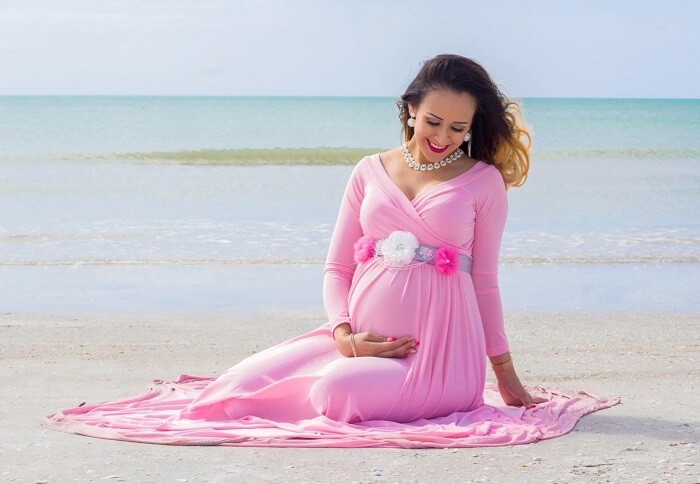 best seller maternity dress for photoshoot
