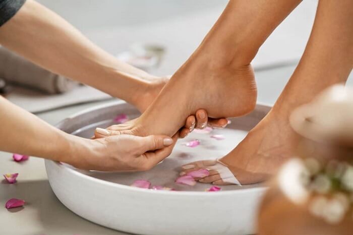 pedicure foot spa, french pedicure with design