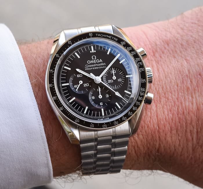 omega speedmaster chronograph hand wind black dial men's watch