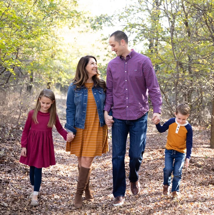 outdoor fall family photo outfits