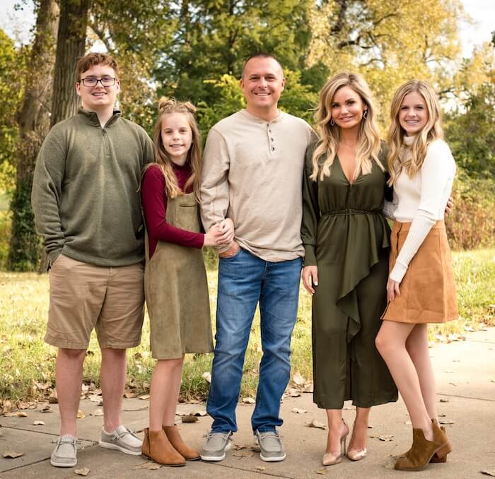 fall family photo outfits olive green