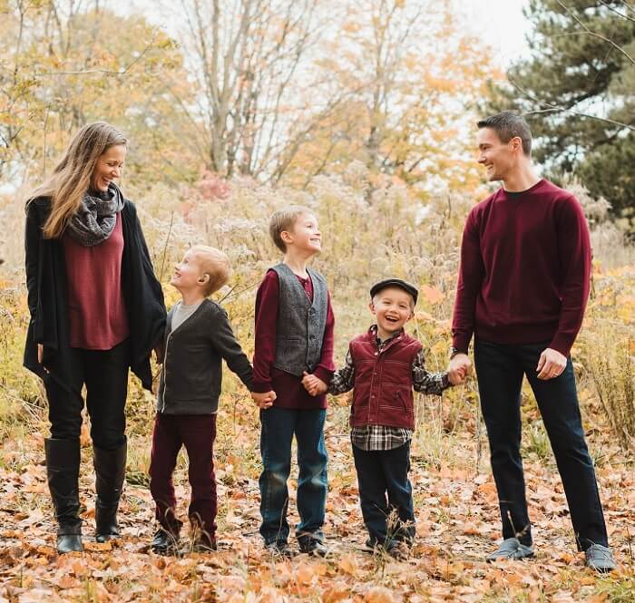 matching family outfits for fall pictures