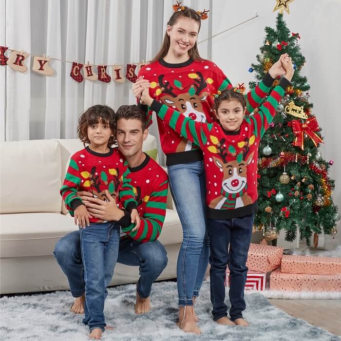 christmas photoshoot outfits , christmas picture outfit ideas for family 