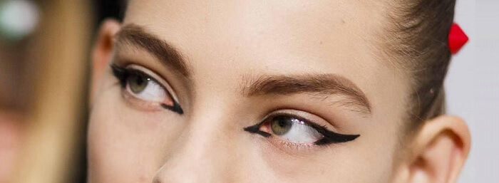 how to do half eyeliner