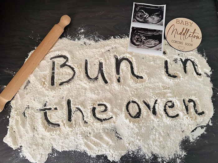 how to announce pregnancy to friends