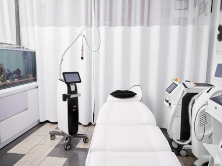 Top Aesthetic Clinic Equipment For Modern Skincare Solutions