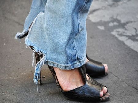 10 Things Happen When You’re Addicted to Favourite pair of Jeans